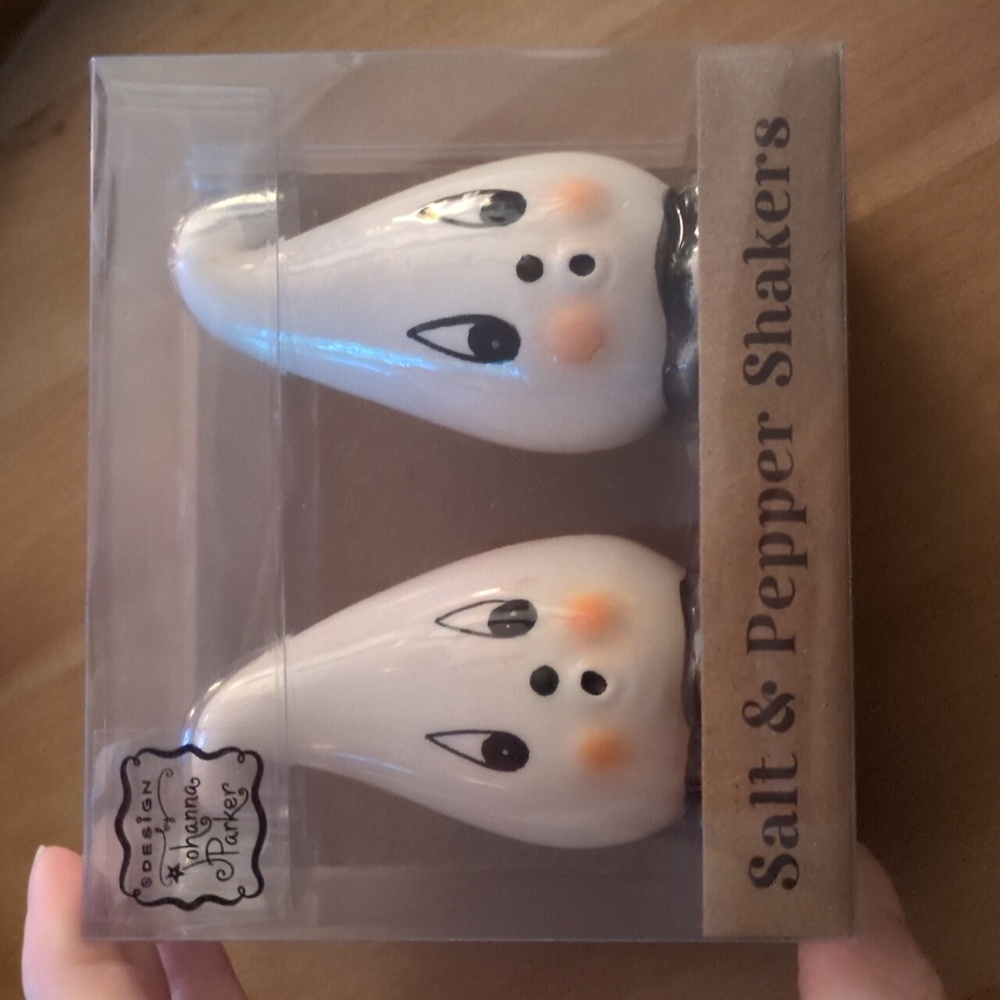 Johanna Parker Black & White Halloween Gus Ghost Salt & Pepper Shakers BRAND NEW